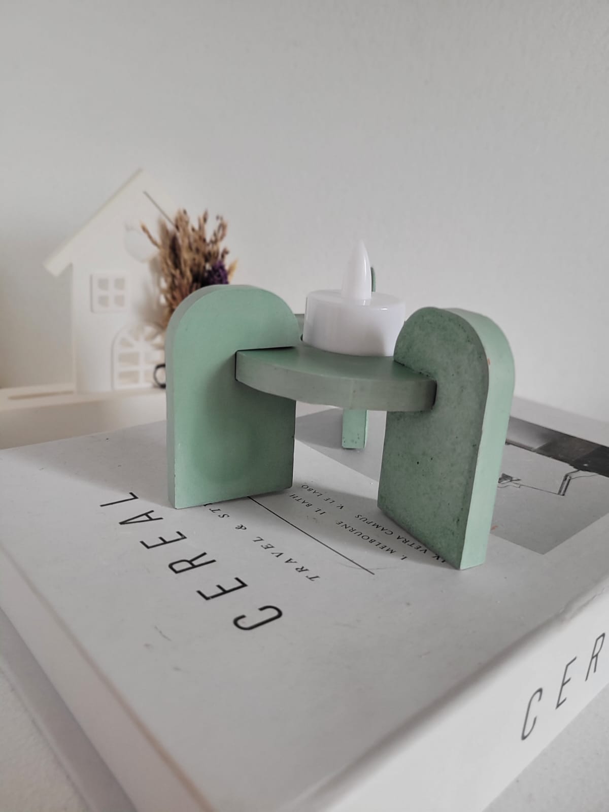 Yeşil Beton Tealight Mum Sehpası