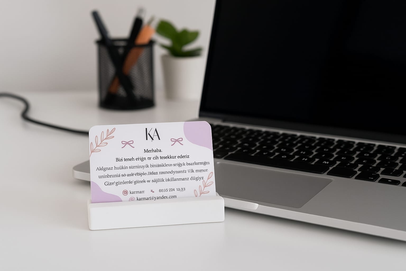 Beyaz Beton Kartvizitlik Masaüstü Organizer